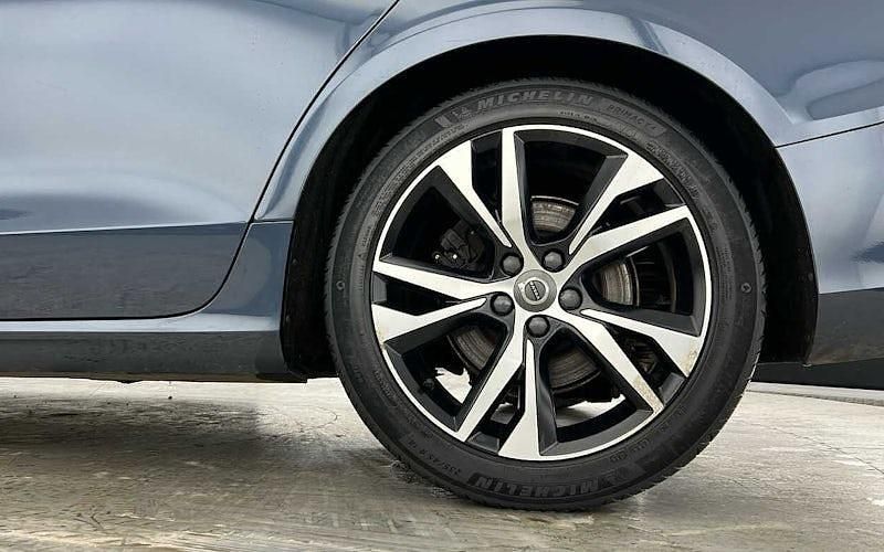 Usado Volvo V60 R-Design 197 HP (144 kW) 2021 Carrinha