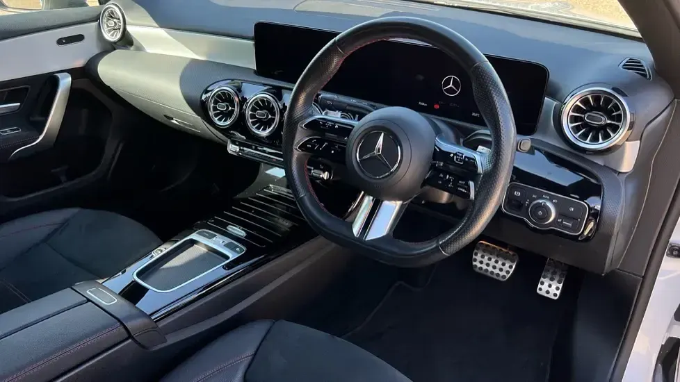 Used Mercedes A200 Executive 150 HP (110 kW) 2023 Moonstone white metallic Sedan