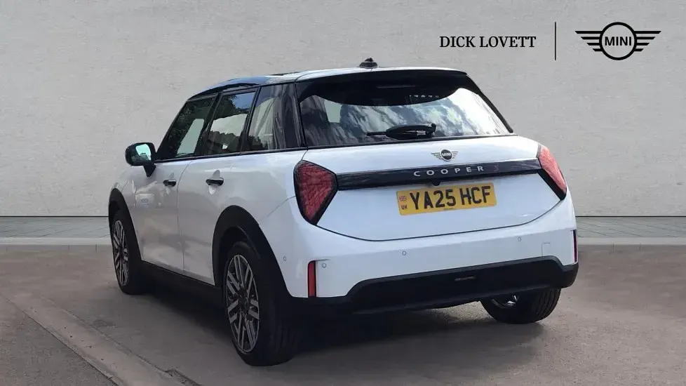 Used Mini Cooper S Hatch 201 HP (147 kW) 2025 White Hatchback