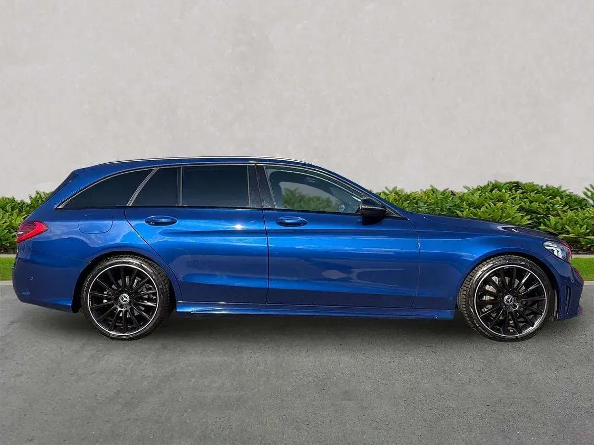 Used Mercedes C220 AMG line 2021 Blue Estate