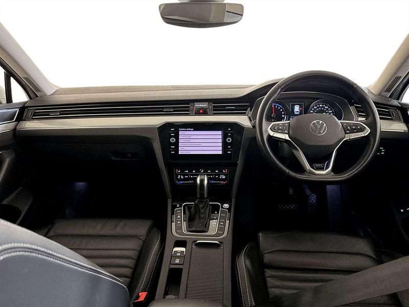 Used VW Passat GTE 218 HP (160 kW) 2021 White Estate