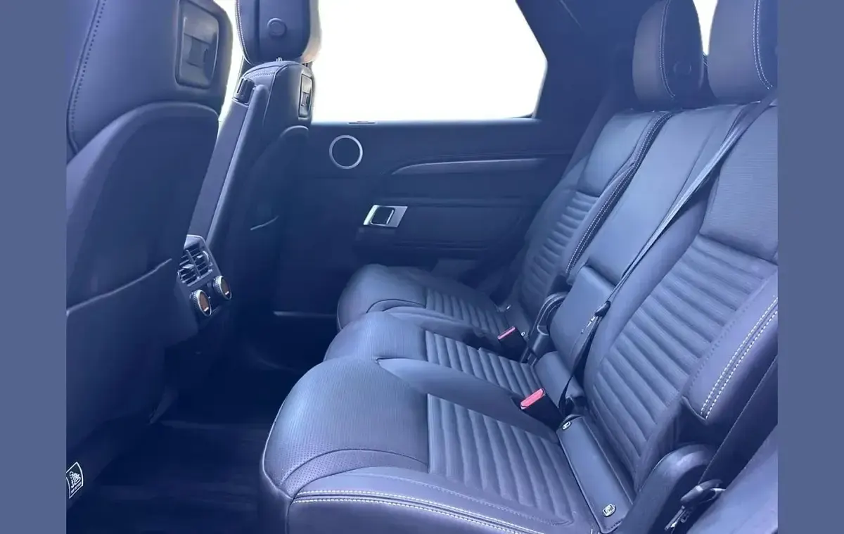 Used Land Rover Discovery 344 HP (253 kW) 2025 Black SUV