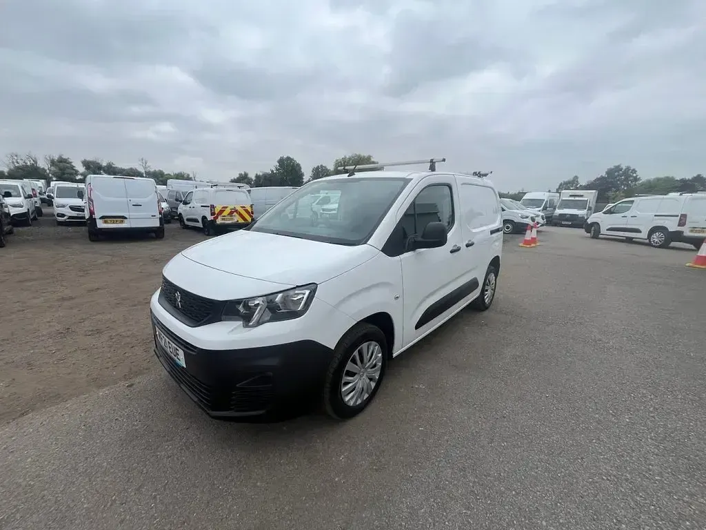 Used Peugeot Partner 2021 White MPV