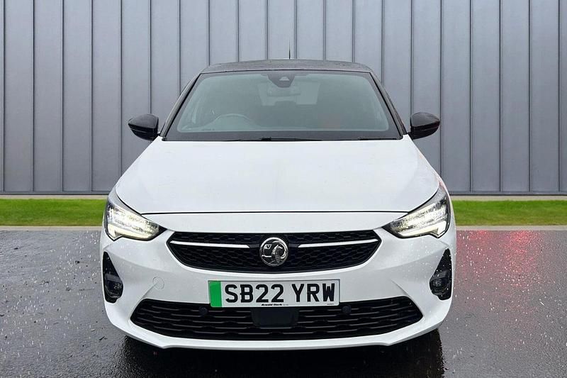 Second-hand Vauxhall Corsa-e SRi 98 kW (134 CP) 2022 Alb Hatchback
