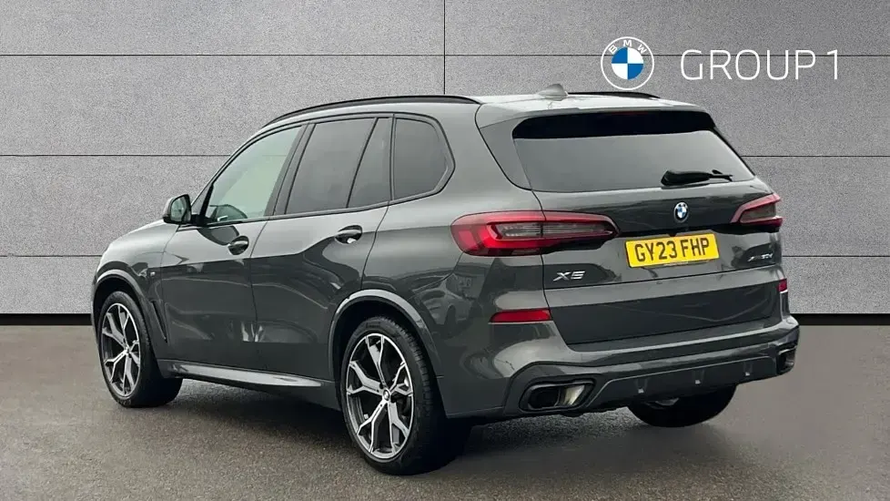 Begagnad BMW X5 M Sport 282 HK (207 kW) 2023 Grå SUV