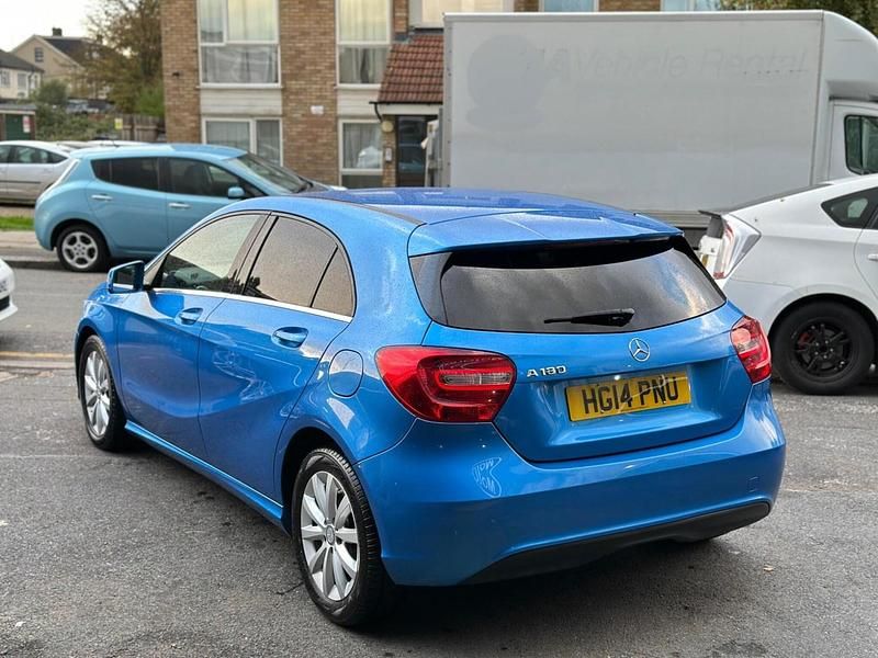 Used Mercedes A180 SE 122 HP (89 kW) 2014 Blue Hatchback