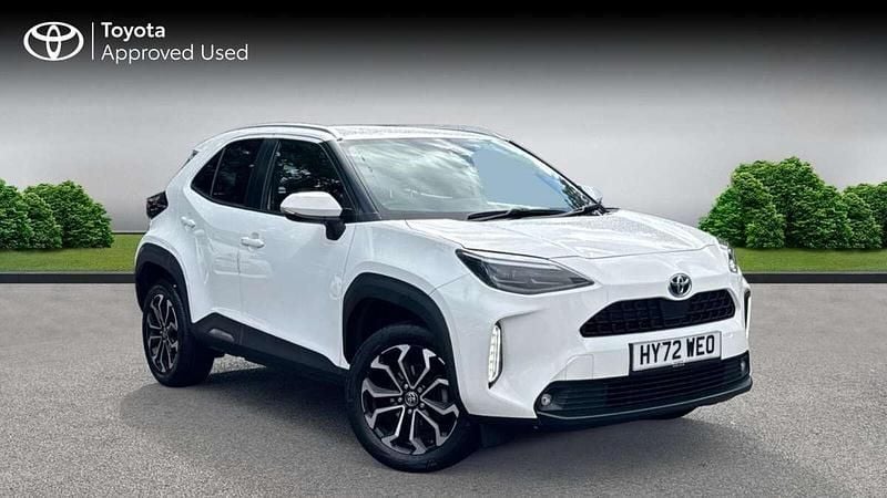 White Used 2022 Toyota Yaris Cross Design SUV | £18,094 (Good price) - Image 1/4