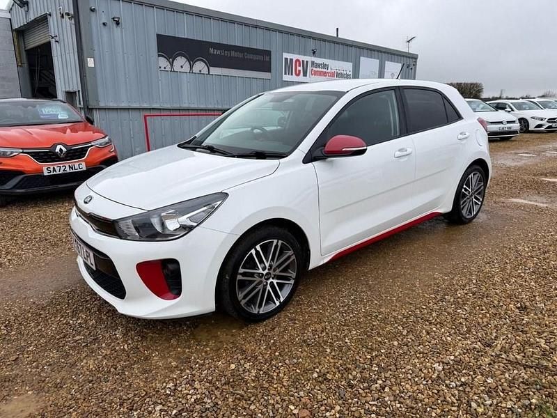Used Kia Rio 83 HP (61 kW) 2017 White Hatchback