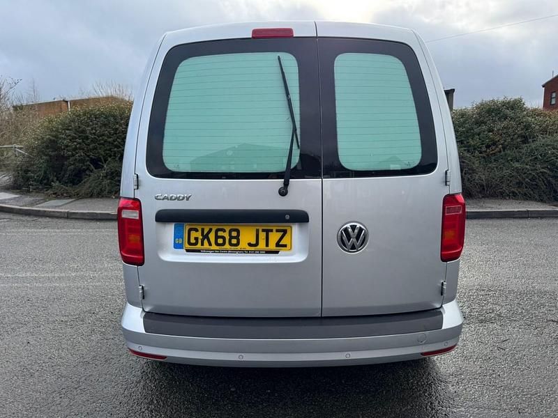 Used VW Caddy Highline 102 HP (75 kW) 2018 Silver MPV