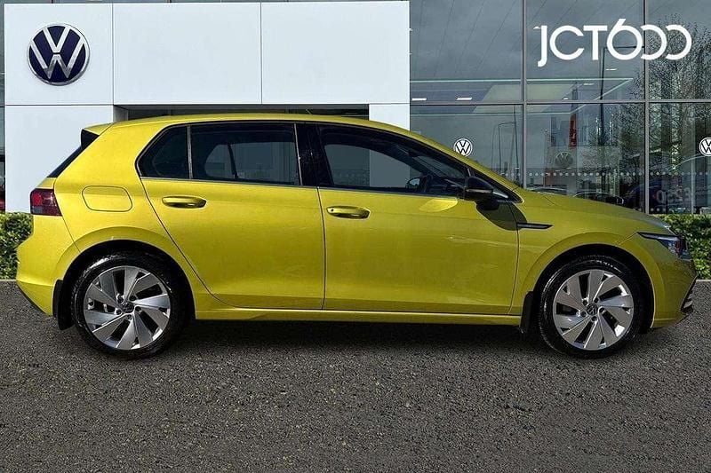 Used VW Golf VIII Style 150 HP (110 kW) 2020 Yellow Hatchback