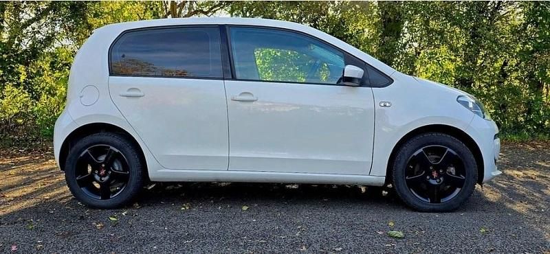 Used VW up! 65 HP (47 kW) 2024 White Hatchback