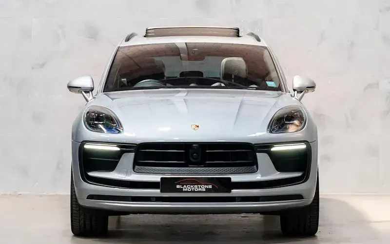 Used Porsche Macan 265 HP (194 kW) 2025 SUV