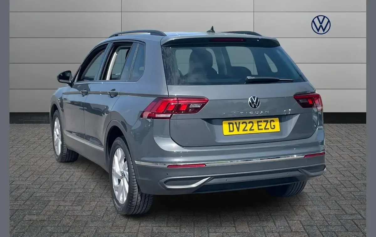 Used VW Tiguan Life 130 HP (95 kW) 2022 Grey SUV