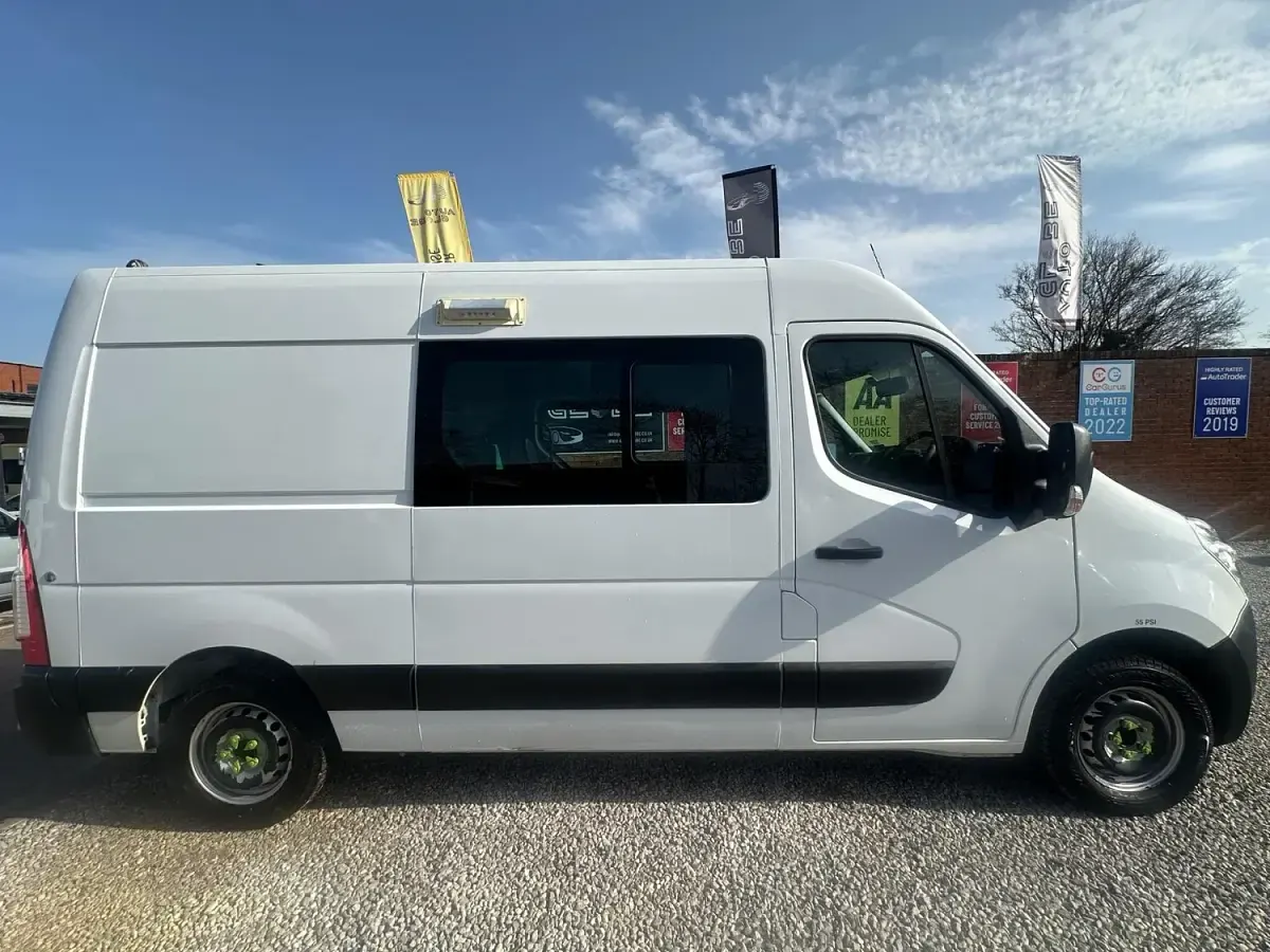 Used Vauxhall Movano 130 HP (95 kW) 2019 White MPV
