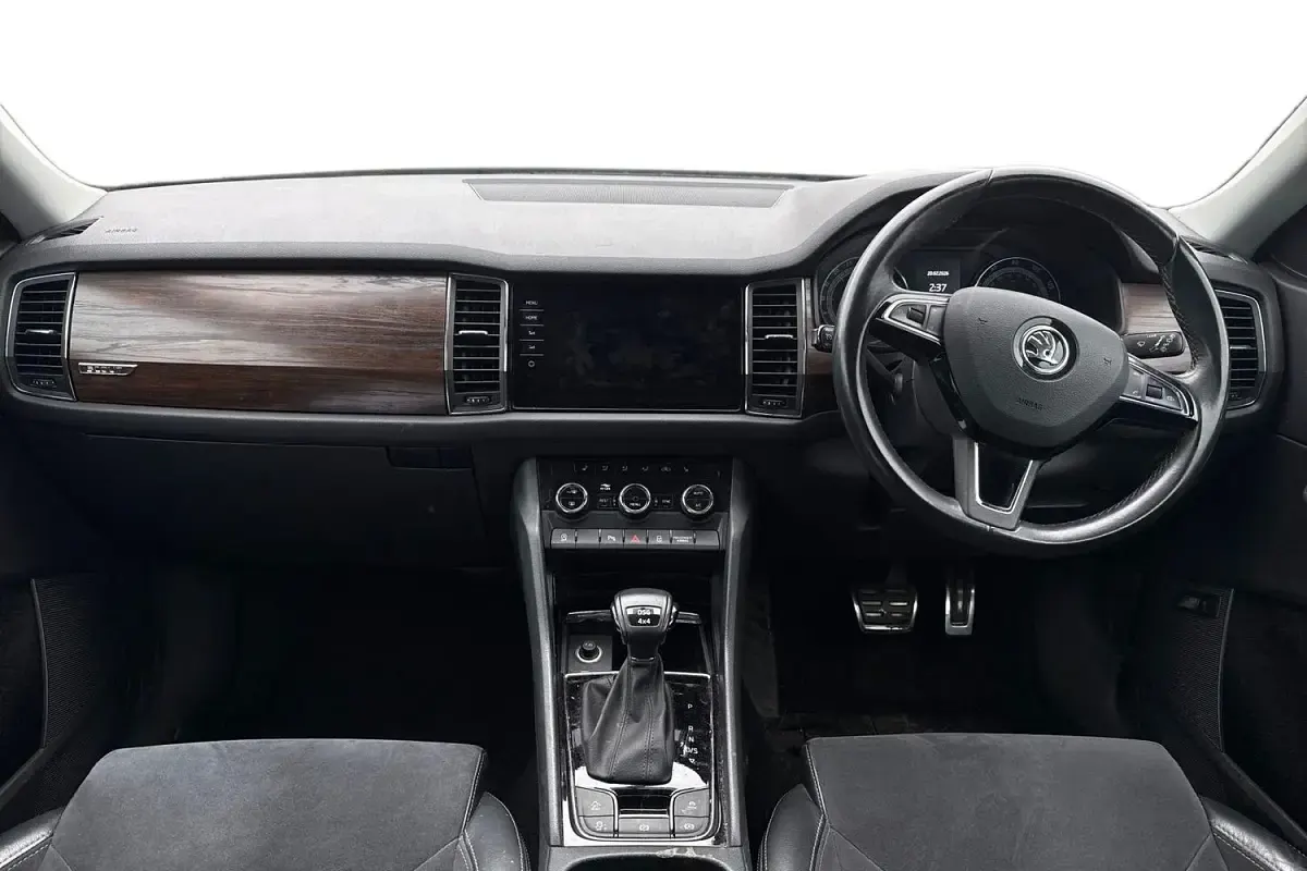 Używany Skoda Kodiaq Scout 4x4 2018 Srebrny SUV