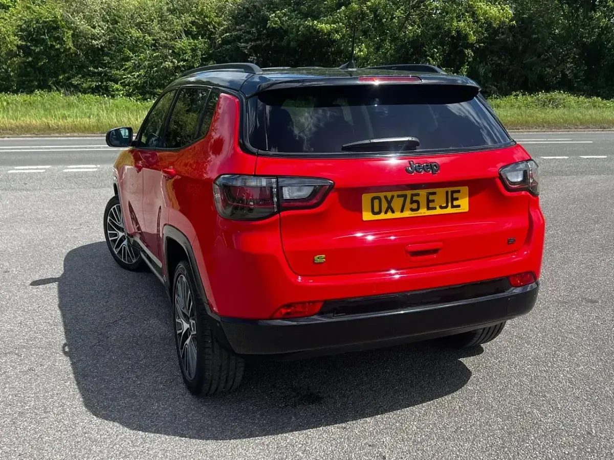 New Jeep Compass Altitude 130 HP (95 kW) 2025 Red/black SUV