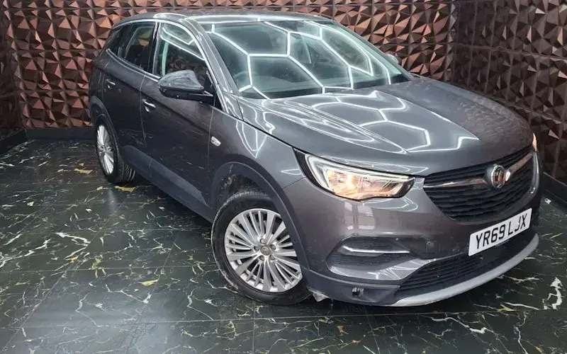 Used Vauxhall Grandland X S 131 HP (96 kW) 2019 SUV