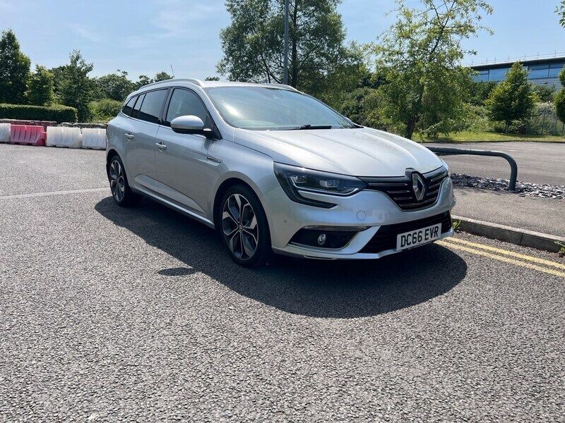 Silver Used 2016 Renault Mégane GrandTour Signature Estate | £8,495 (Fair price) - Image 1/4