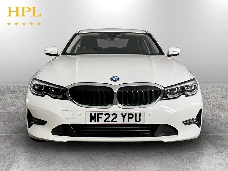 Usado BMW 330e Performance 2022 Blanco Berlina