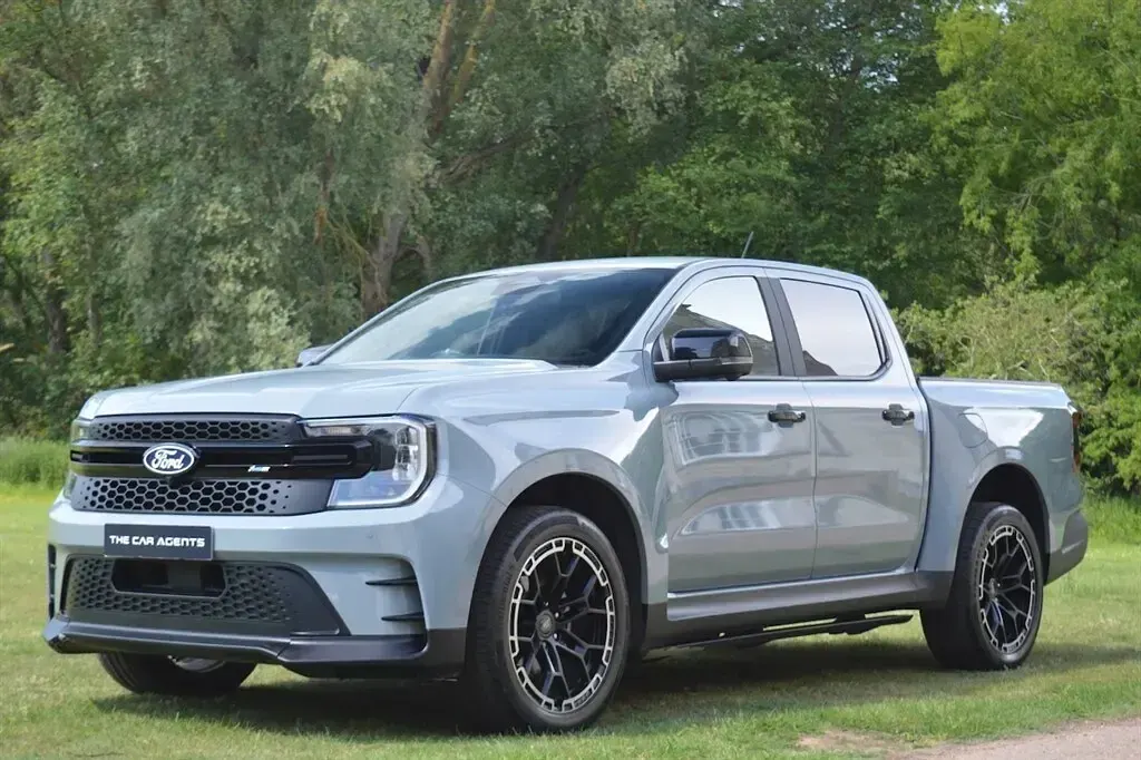 Used Ford Ranger 2025 Sleek grey Pickup