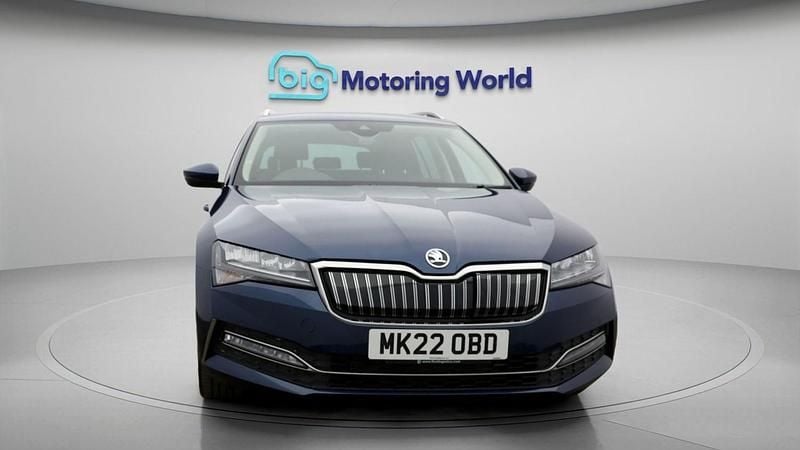 Used Skoda Superb SE Technology 218 HP (160 kW) 2022 Blue Estate