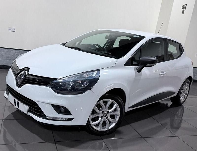 White Used 2017 Renault Clio IV Play Hatchback | £4,995 (Good price) - Image 1/4