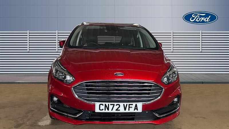 Used Ford S-MAX Titanium 190 HP (139 kW) 2022 Red MPV
