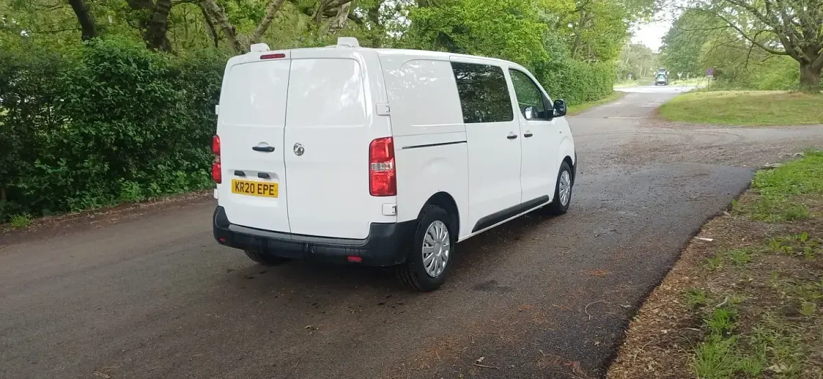 Used Vauxhall Vivaro Edition 120 HP (88 kW) 2020 White MPV