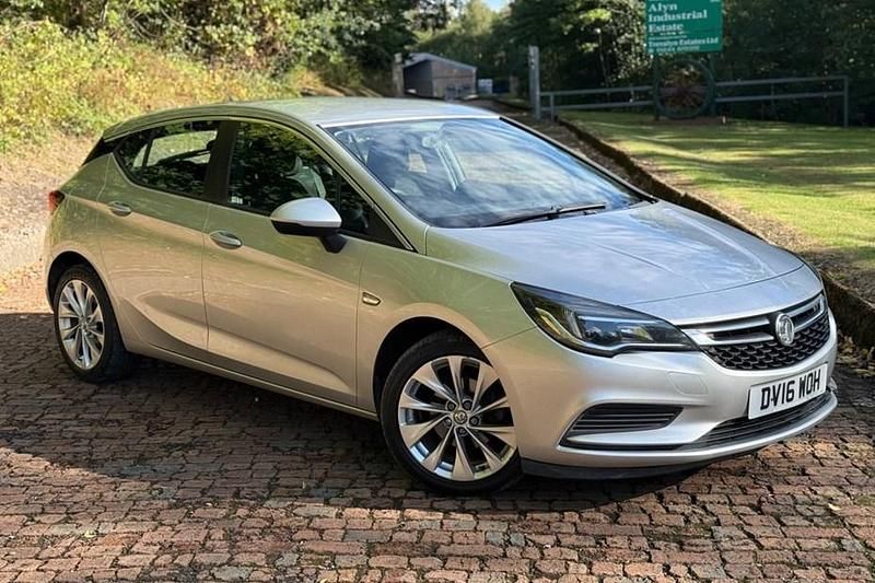 Used Vauxhall Astra Design Edition 2016 Silver Hatchback