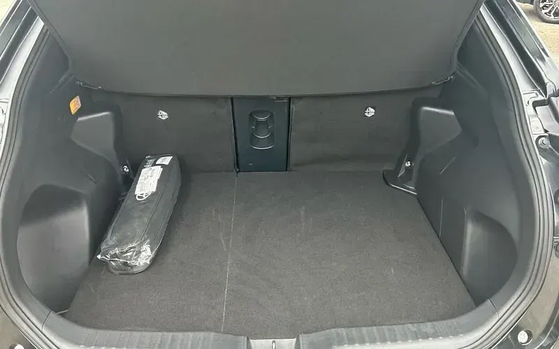 Used Toyota Yaris Cross Design 116 HP (85 kW) 2025 Black SUV