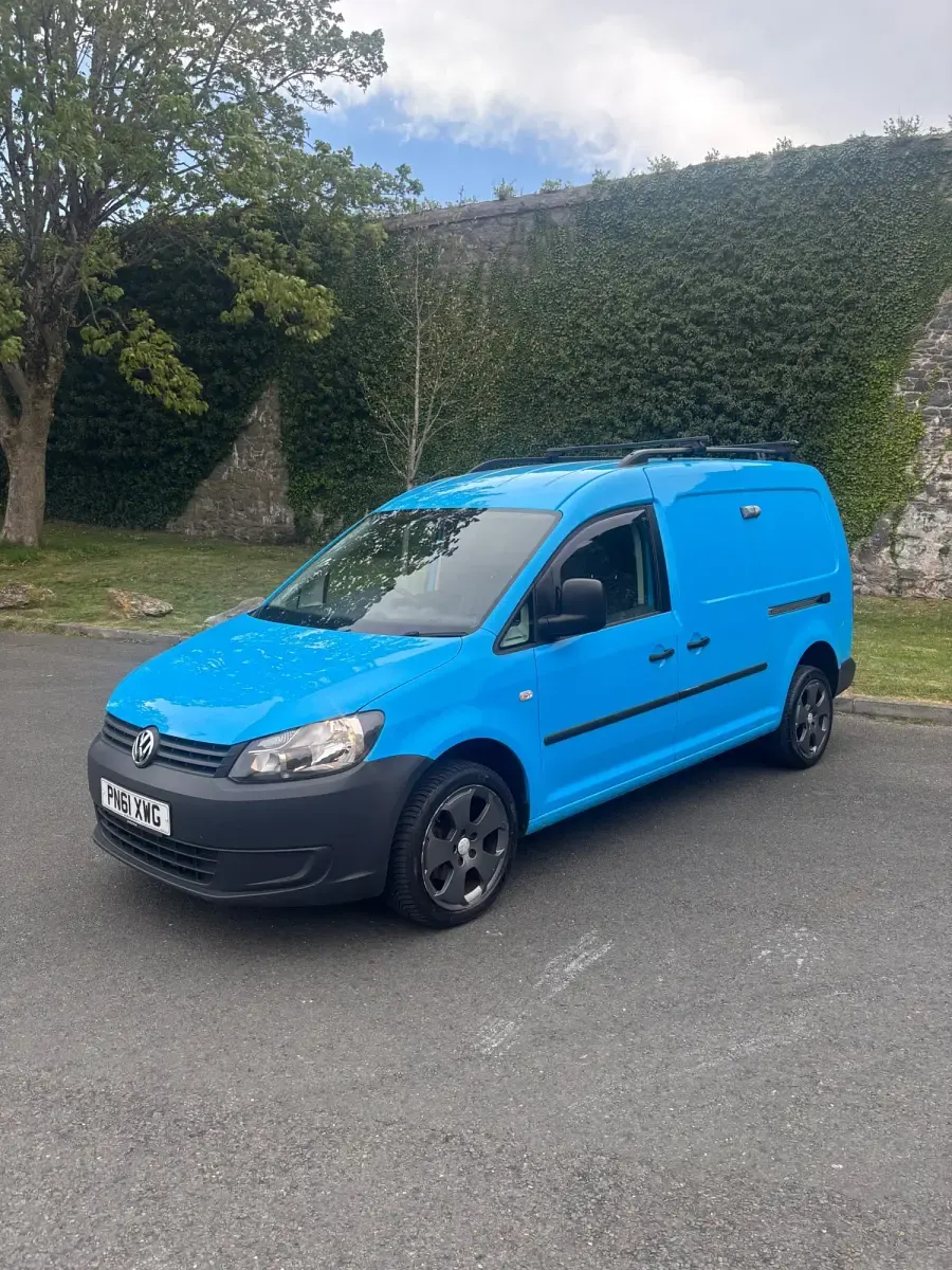 Used VW Caddy 102 HP (75 kW) 2011 Blue MPV