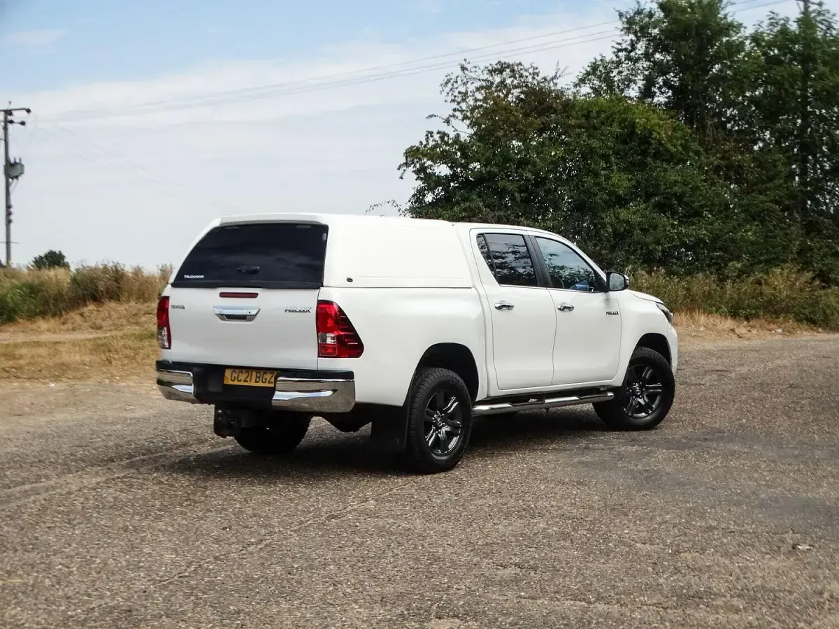 Used Toyota HiLux 150 HP (110 kW) 2021 White Pickup