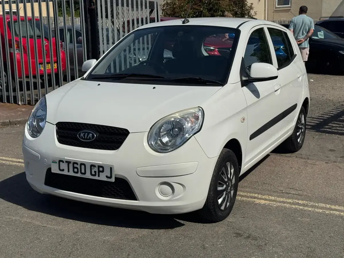 Used Kia Picanto 2011 White Hatchback