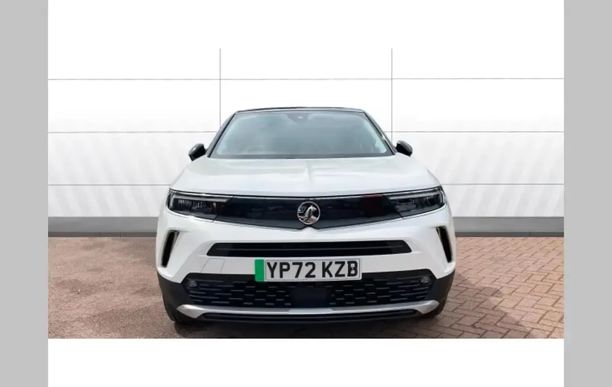 Used Vauxhall Mokka Elite 100 kW (136 HP) 2022 White SUV