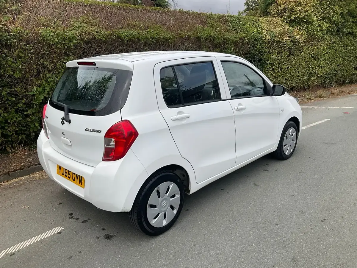 Used Suzuki Celerio 68 HP (50 kW) 2016 White Hatchback