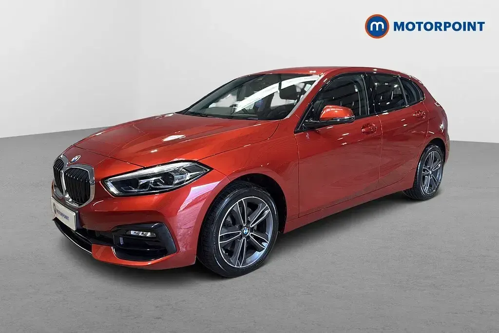 Used BMW 118 Sport Line 136 HP (100 kW) 2023 Orange Hatchback