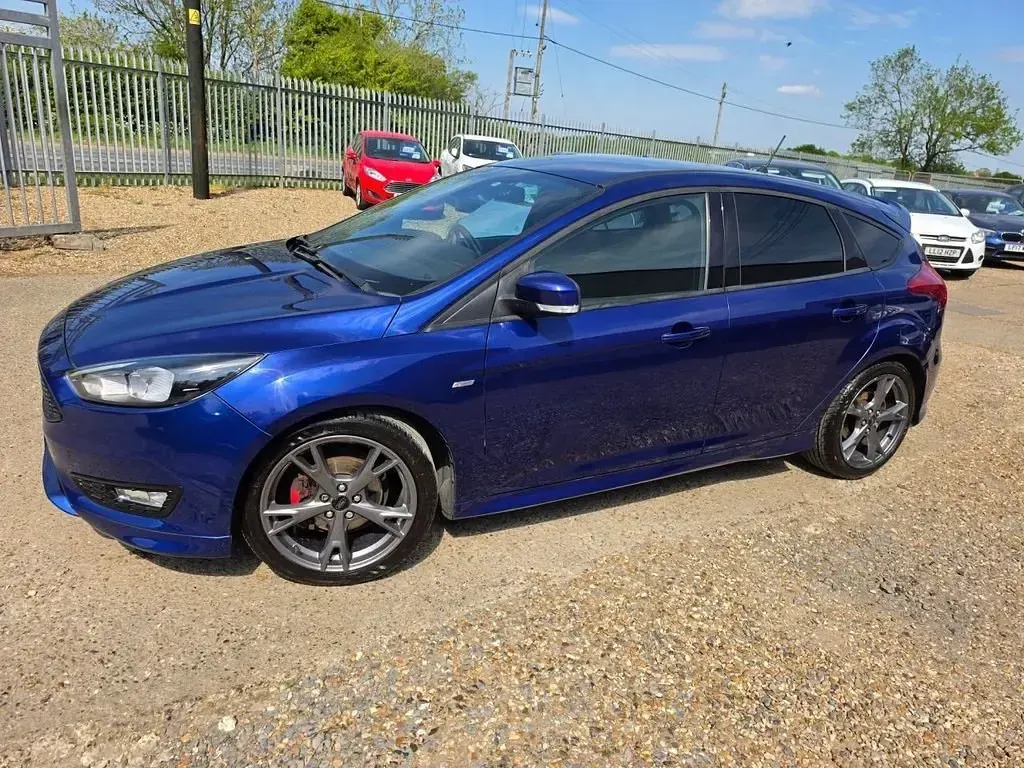 Używany Ford Focus ST-Line X 140 KM (102 kW) 2017 Niebieski Hatchback