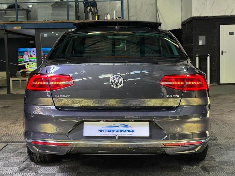 Usado VW Passat GT 150 HP (110 kW) 2017 Cinzento Sedan