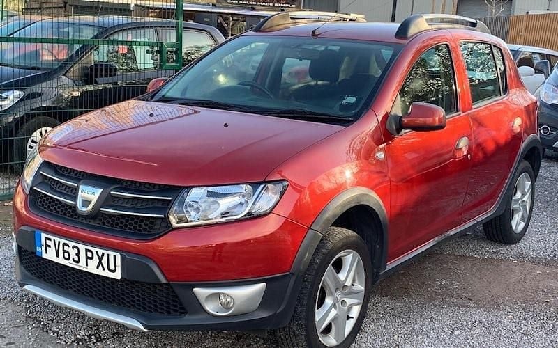 Used 2016 Dacia Sandero Lauréate Hatchback | £3,795 (Good price) - Image 1/4