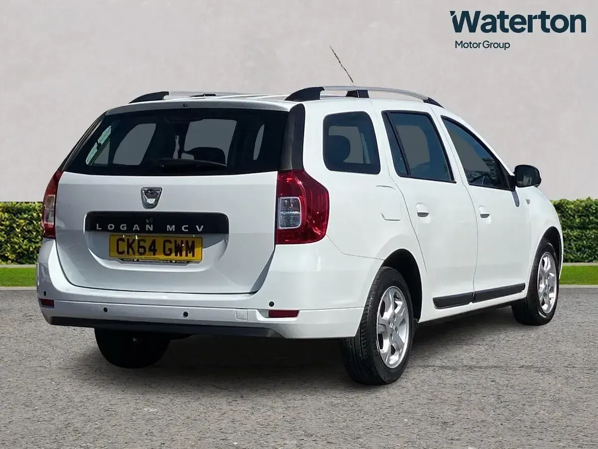 Used Dacia Logan MCV Lauréate 2015 White Estate