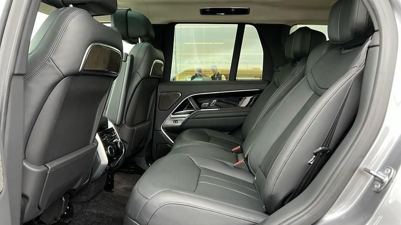 Used Land Rover Range Rover Autobiography 550 HP (404 kW) 2024 Metallic  eiger grey SUV