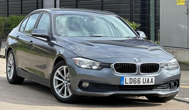 Begagnad BMW 320 2017 Grå Sedan