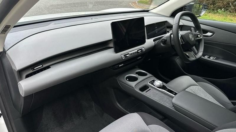 New MG MG5 EV SE 2025 Silver Estate