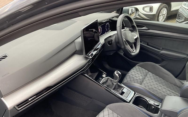 Used VW Golf VIII R-line 150 HP (110 kW) 2026 Hatchback