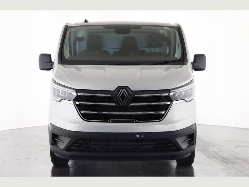 Used Renault Trafic 150 HP (110 kW) 2024 Solid  urban grey  MPV