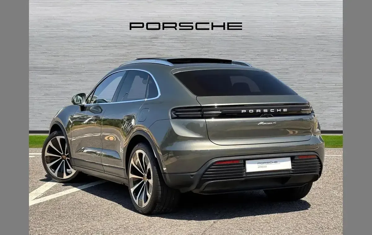 Used Porsche Macan 300 kW (408 HP) 2025 Green SUV