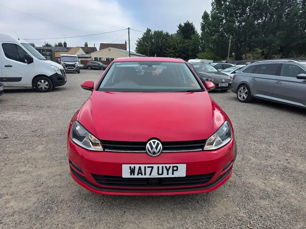 Used VW Golf VII Edition 110 HP (80 kW) 2017 Red Hatchback