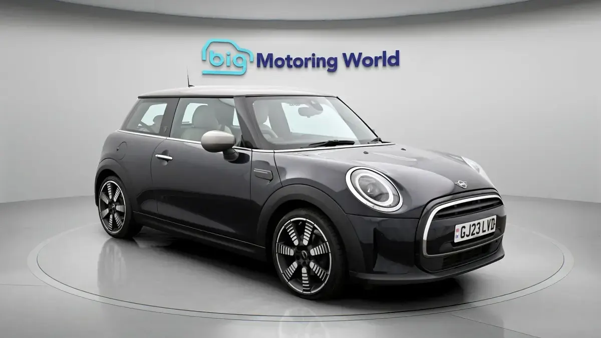 Used Mini Cooper Exclusive 136 HP (100 kW) 2022 Hatchback