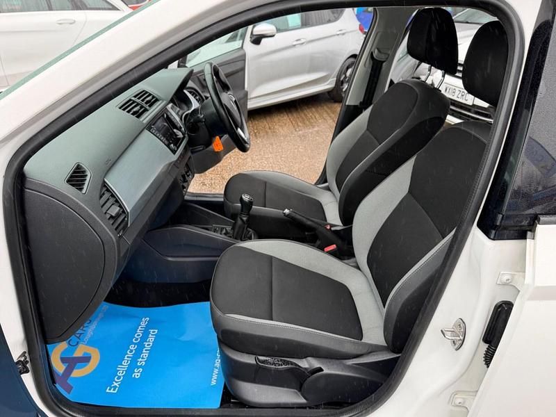 Used Skoda Fabia SE 75 HP (55 kW) 2017 White Hatchback