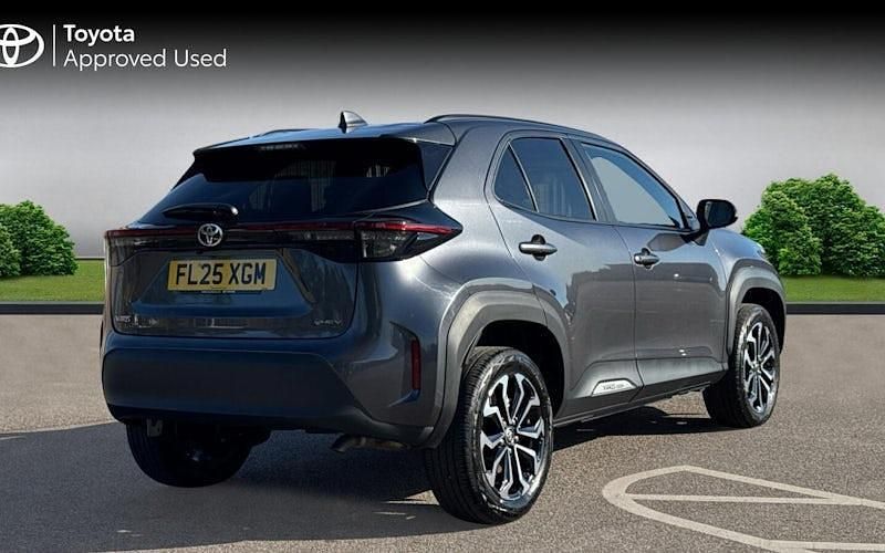 Used Toyota Yaris Hybrid Design 116 HP (85 kW) 2026 Estate